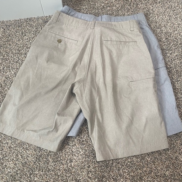 Nicklaus Men's Casual Shorts, golf shorts - Dark gray, Light gray, Tan. Sz 30 - Picture 10 of 11